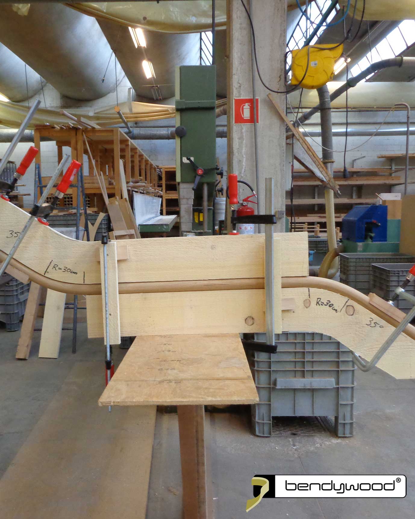 Mould for bending max. ø42 mm thick Bendywood® handrails at landing transitions. 